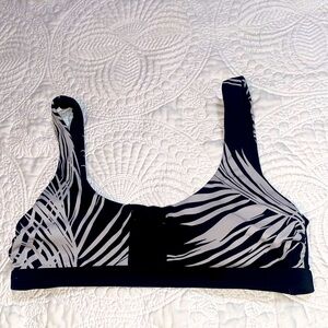 Athleta women’s bathing suit top